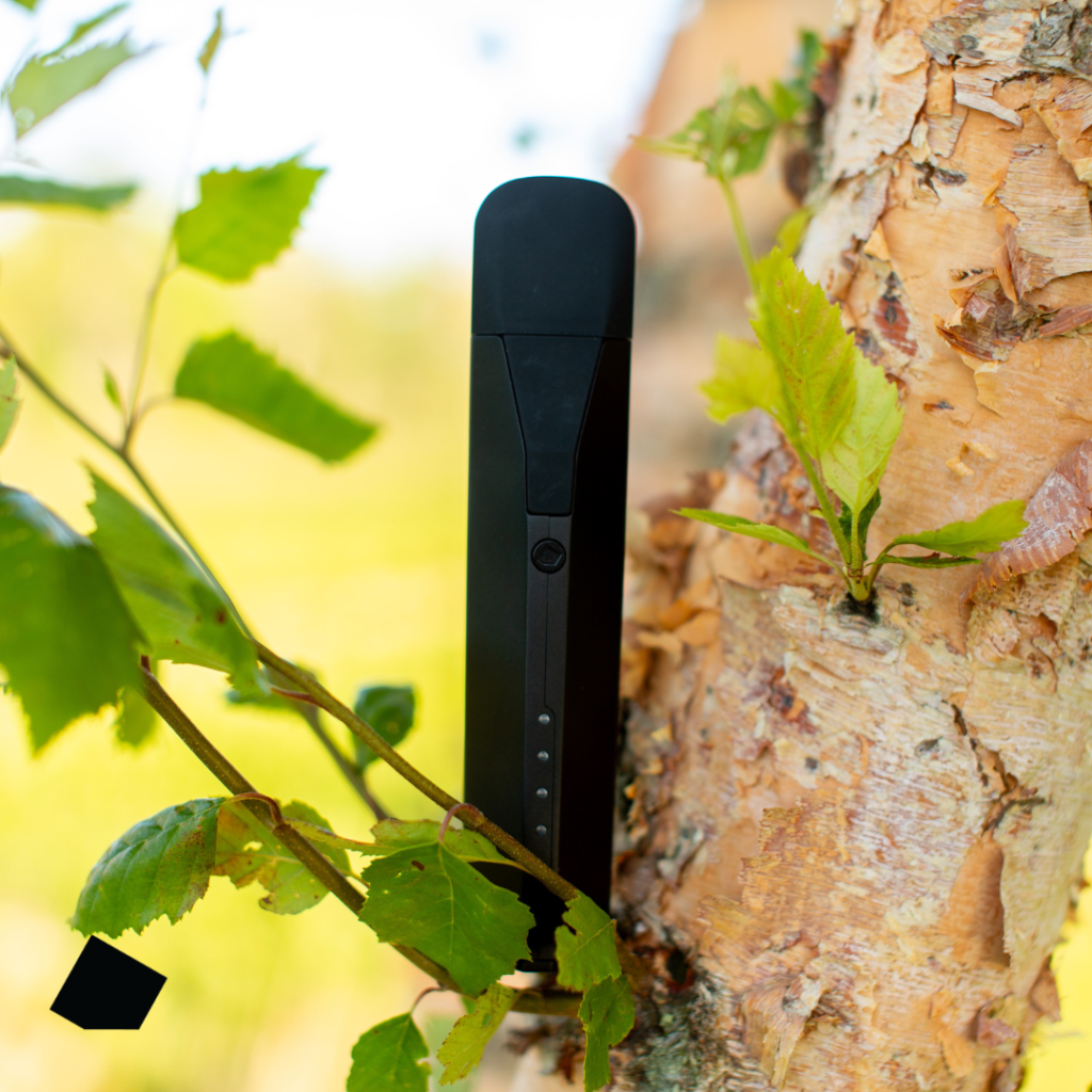 Mixturus Portable Vaporizer in a Tree